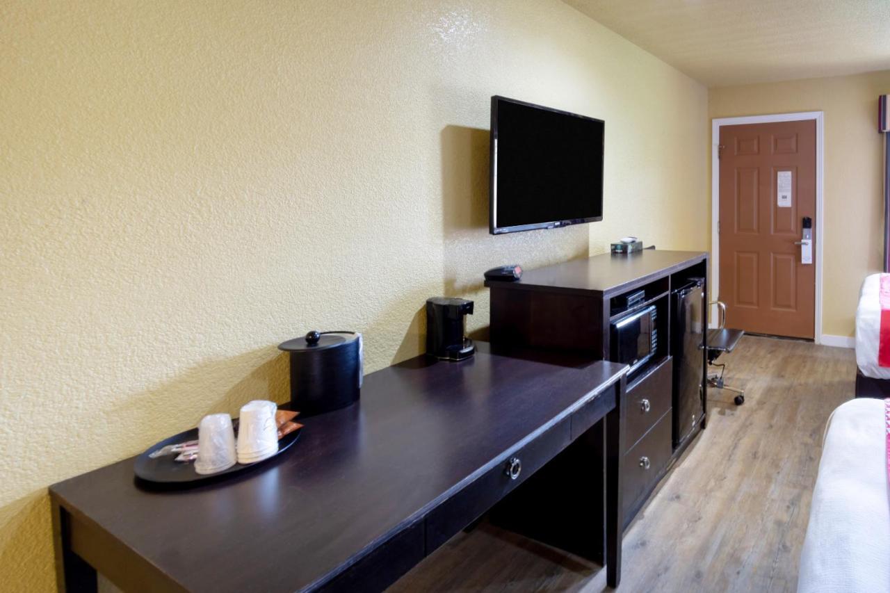 Woodridge Inn And Suites Miami Exteriér fotografie